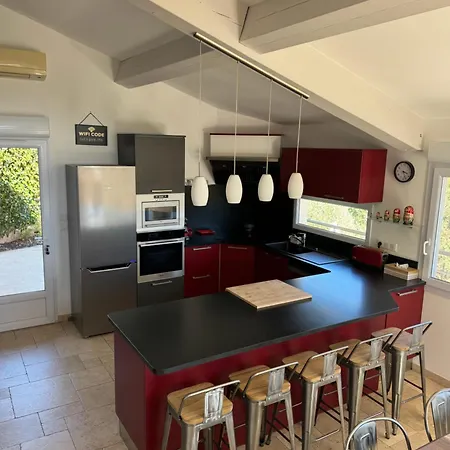Maison Familiale 6 Personnes Dans Domaine Prive Avec Piscine Villa